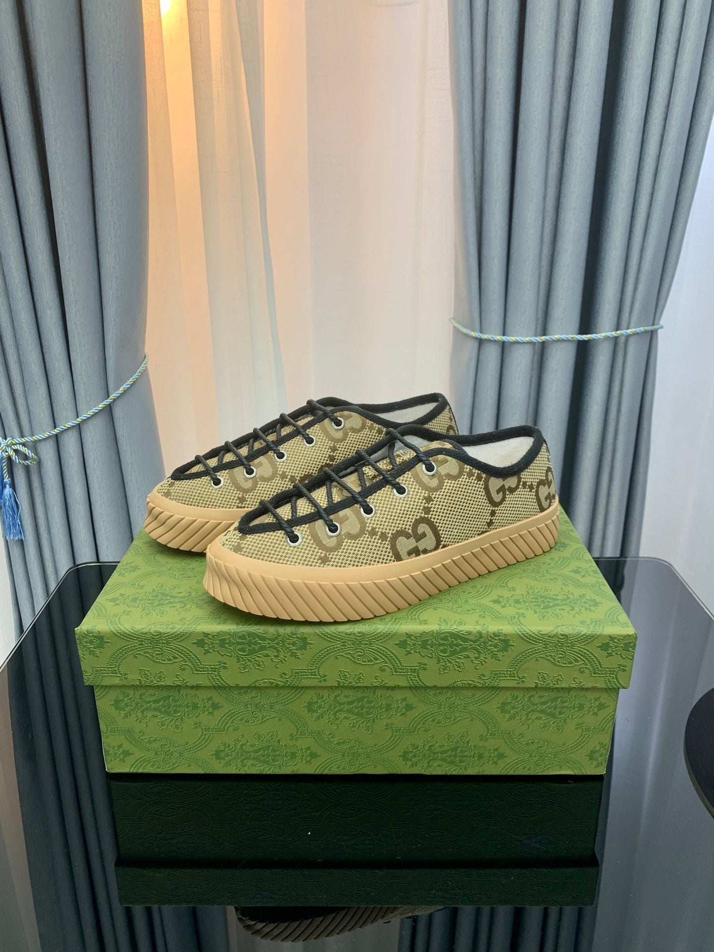 GUCCI UNIQUE SNEAKER THICK-SOLE STRAW COLOR CANVAS