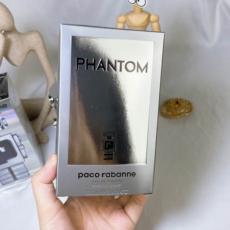 Paco Rabanne Phantom black robot bottle in hand