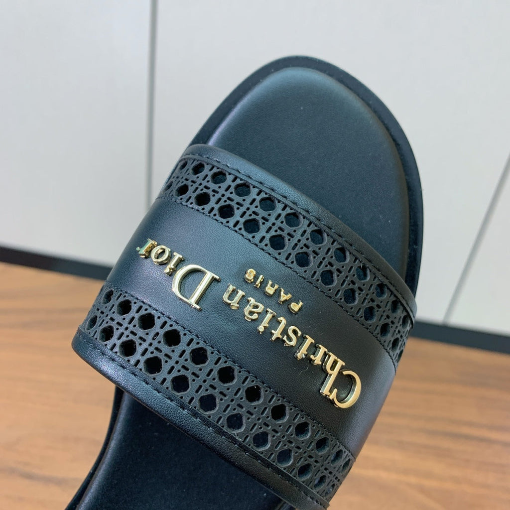 DIOR DWAY BLACK CALFSKIN AND GOLD LOGO