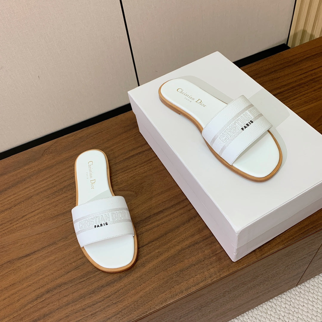 DIOR 25S DWAY SLIDE IN WHITE CALFSKIN