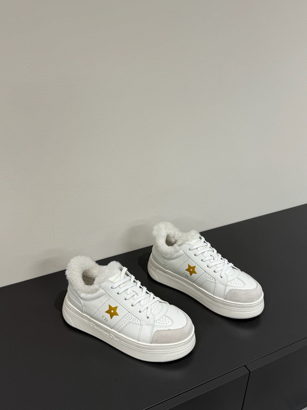 DIOR YELLOW STAR SNEAKER WHITE CALFSKIN AND SUEDE CALFSKIN WITH SHEARLING LINING