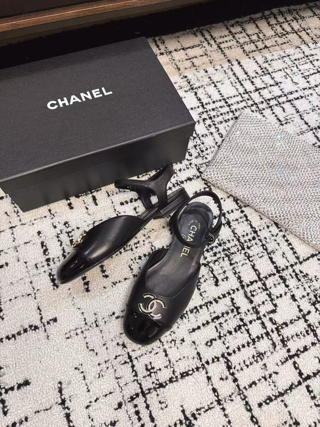 CHANEL FLAT SLINGBACKS IN BLACK CALFSKIN