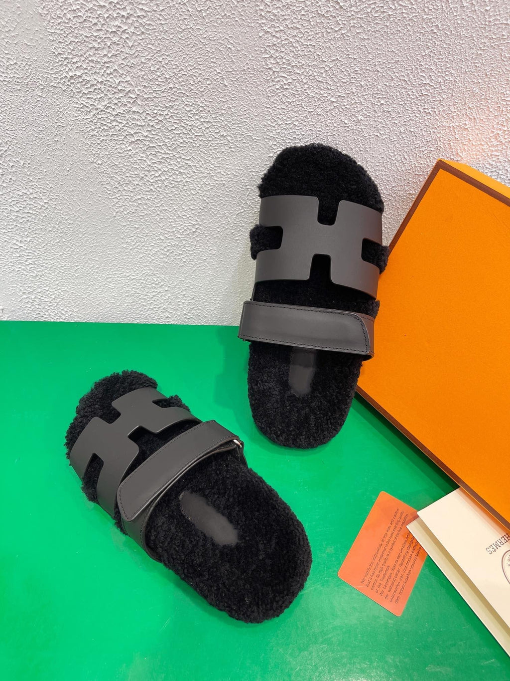 HERMES Chypre Sandal Black shearling insole Black goatskin lining